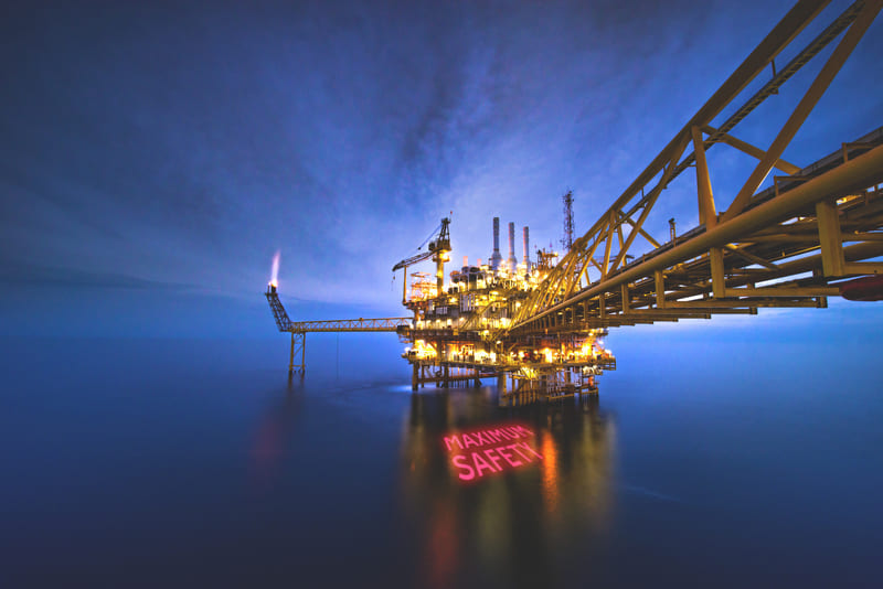 Offshore oil plattform Maximum safety projection highres